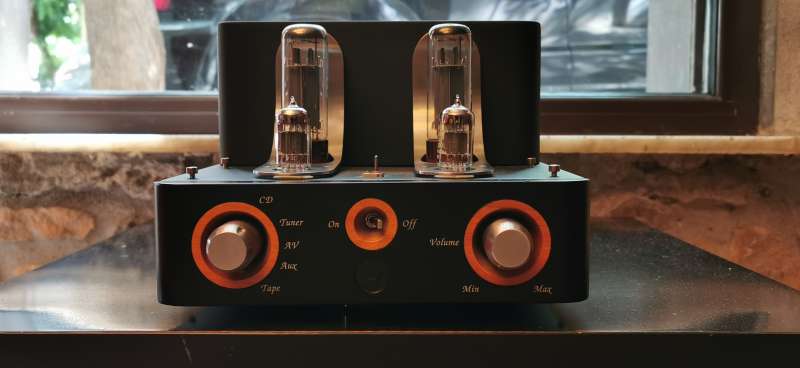 Unison Research Simply Italy Black Class A Single-ended Integrated Valve Amplifier  