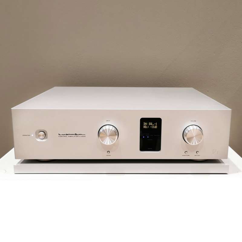 LUXMAN C-600F | Stereo Control Amplifier  