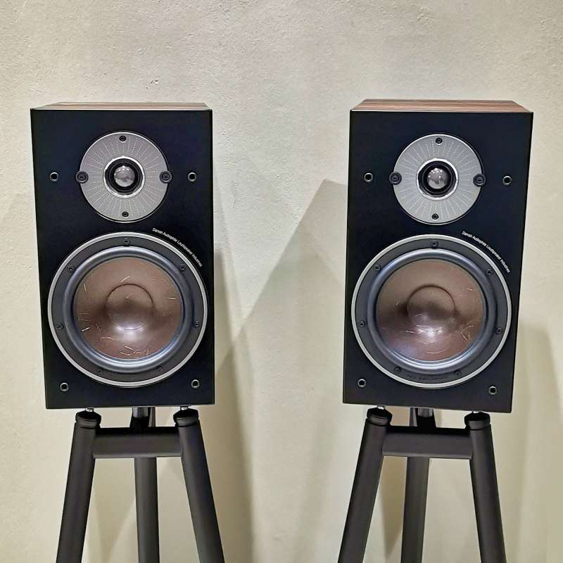 DALI Oberon 3 (Pair) | Standmount Speakers Walnut  
